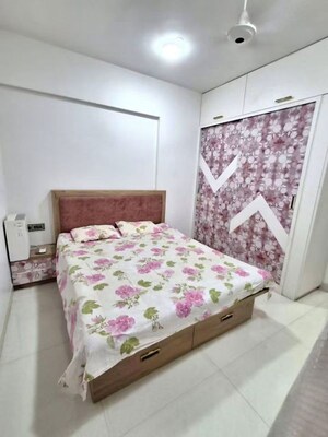 Bedroom in 1 BHK Apartment at Yamuna Villa, Andheri West – for Rent