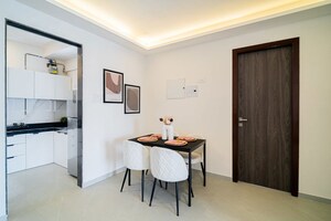 Room in 2 BHK Apartment at DLH Dream Tower, Jogeshwari West – for Sale