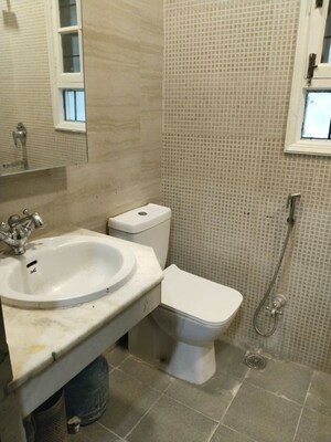 Bathroom in 4 BHK Builder Floor at DLF Imperial Residences, Dlf Phase I – for Rent