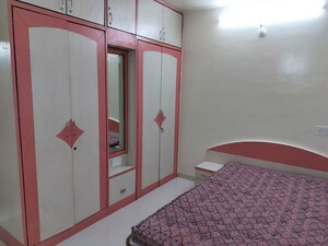 Room in 2.5 BHK Apartment at Yash Sankul, Pimple Saudagar – for Rent