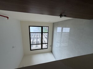 Room in 1 BHK Apartment at Siddha Sky, Sion – for Rent