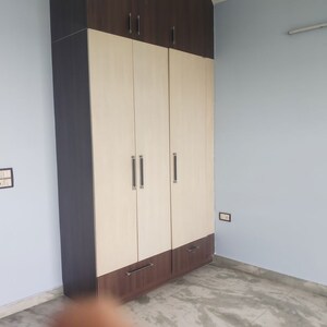 Room in 2 BHK Builder Floor at Sector 9 – for Rent