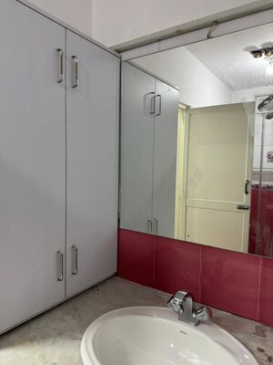 Bathroom in 3 BHK Apartment at Lalazar Apartment, Palace Road – for Sale