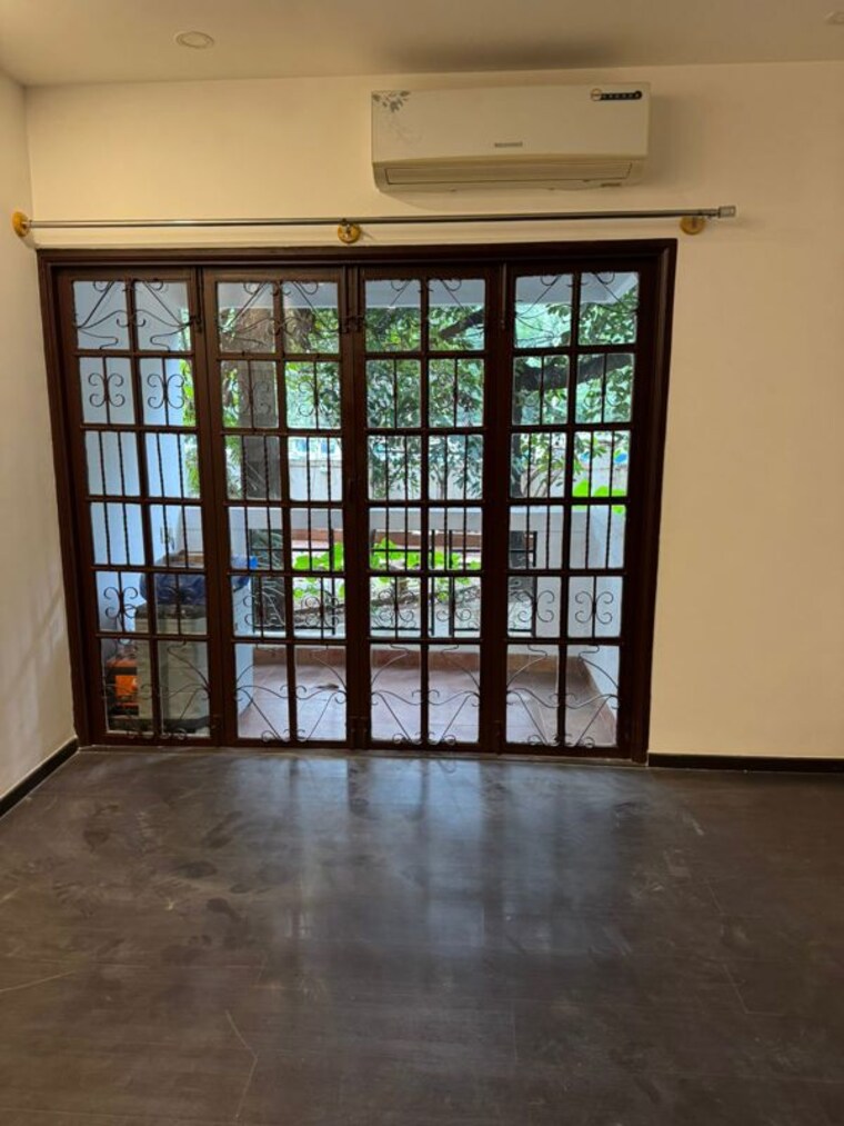 Room, lalazar-apartment 3 Bedroom 1800 Sq.Ft. Apartment In Palace Road Bangalore 10644267