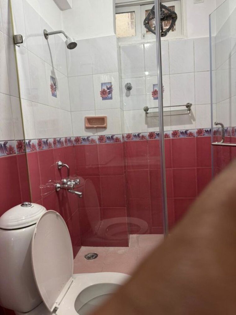 Bathroom, lalazar-apartment 3 Bedroom 1800 Sq.Ft. Apartment In Palace Road Bangalore 10644267