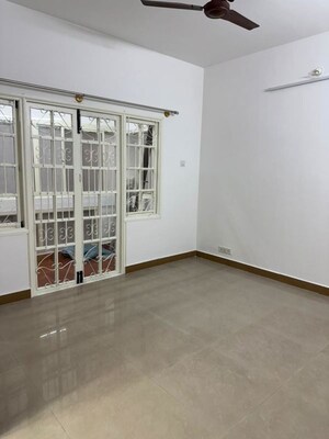 Room in 3 BHK Apartment at Lalazar Apartment, Palace Road – for Sale