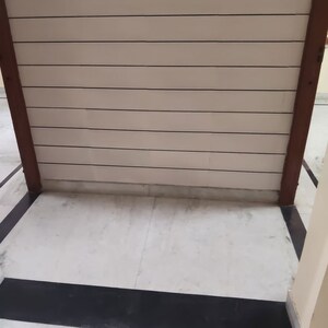 Room in 3 BHK Builder Floor at Sector 9 – for Rent