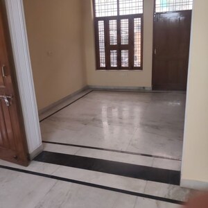 Room in 3 BHK Builder Floor at Sector 9 – for Rent