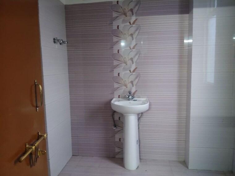 Bathroom, samiah-melrose-avenue 3.5 Bedroom 2250 Sq.Ft. Apartment In Vrindavan Yojna Lucknow 10644304
