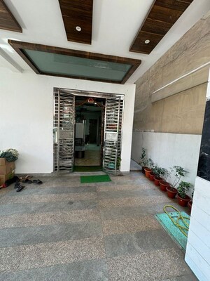 Parking in 5 BHK Independent House at Padmajalaya Apartment Banjara Hills, Banjara Hills – for Sale