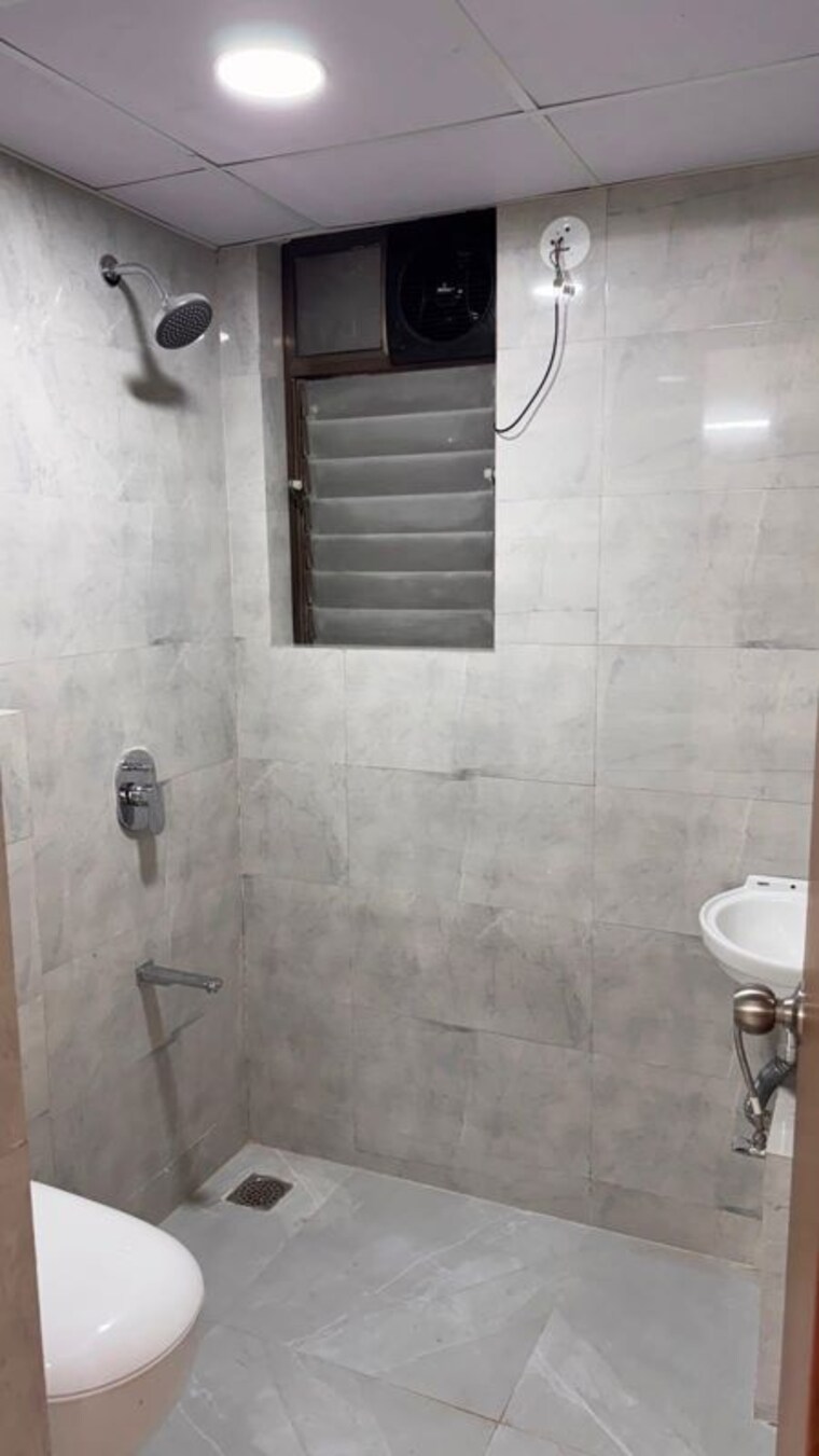 Bathroom, siddha-sky 3 Bedroom 1000 Sq.Ft. Apartment In Sion Mumbai 10644346