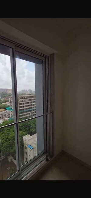 Room in 2 BHK Apartment at Ajmera Greenfinity, Wadala East – for Rent