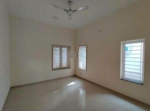 Room in 3 BHK Apartment at Kumar Gulmohar, Wanowrie – for Sale