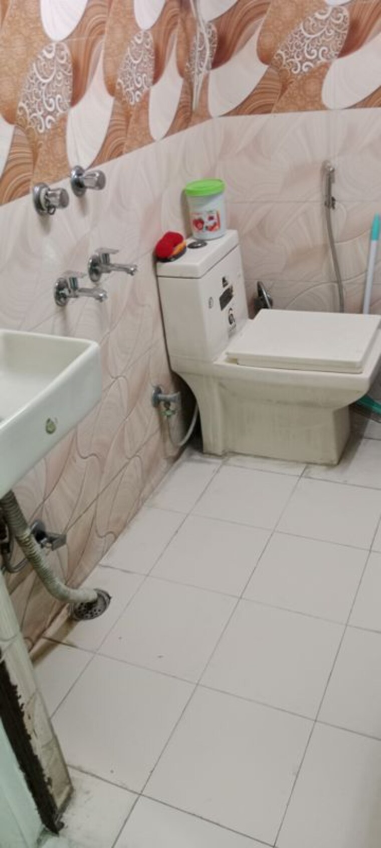 Bathroom, lajpat nagar 4 2 Bedroom 580 Sq.Ft. Builder Floor In Lajpat Nagar 4 Delhi 10644342