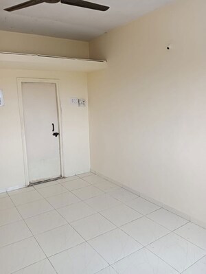 Room in 2 BHK Apartment at Madhuban Society, Vishrantwadi – for Rent