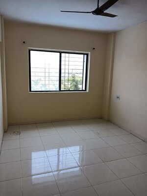 Room in 2 BHK Apartment at Madhuban Society, Vishrantwadi – for Rent