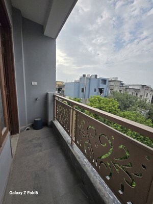 2 BHK Builder Floor For Rent in Chattarpur