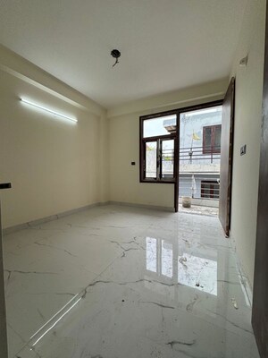 Room in 1 BHK Apartment at Chattarpur – for Rent
