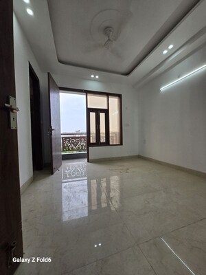 Room in 1 BHK Apartment at Chattarpur – for Rent