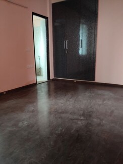 3.5 BHK + Servant Room Apartment For Rent in SDS NRI Residency