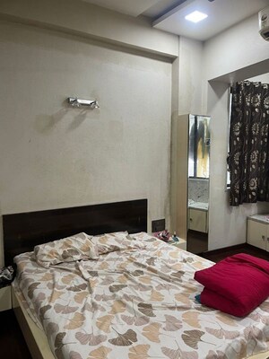 Bedroom in 1 BHK Apartment at Siddharth Enclave Mumbai, Lower Parel – for Rent