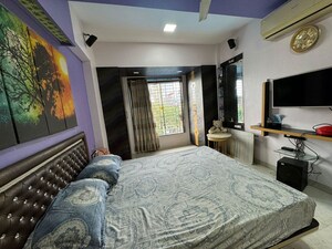 Bedroom in 1 BHK Apartment at Siddharth Enclave Mumbai, Lower Parel – for Rent