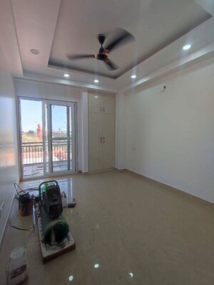 Parking in 4 BHK Apartment at Stellar Jeevan, Sector 1 Greater Noida – for Sale