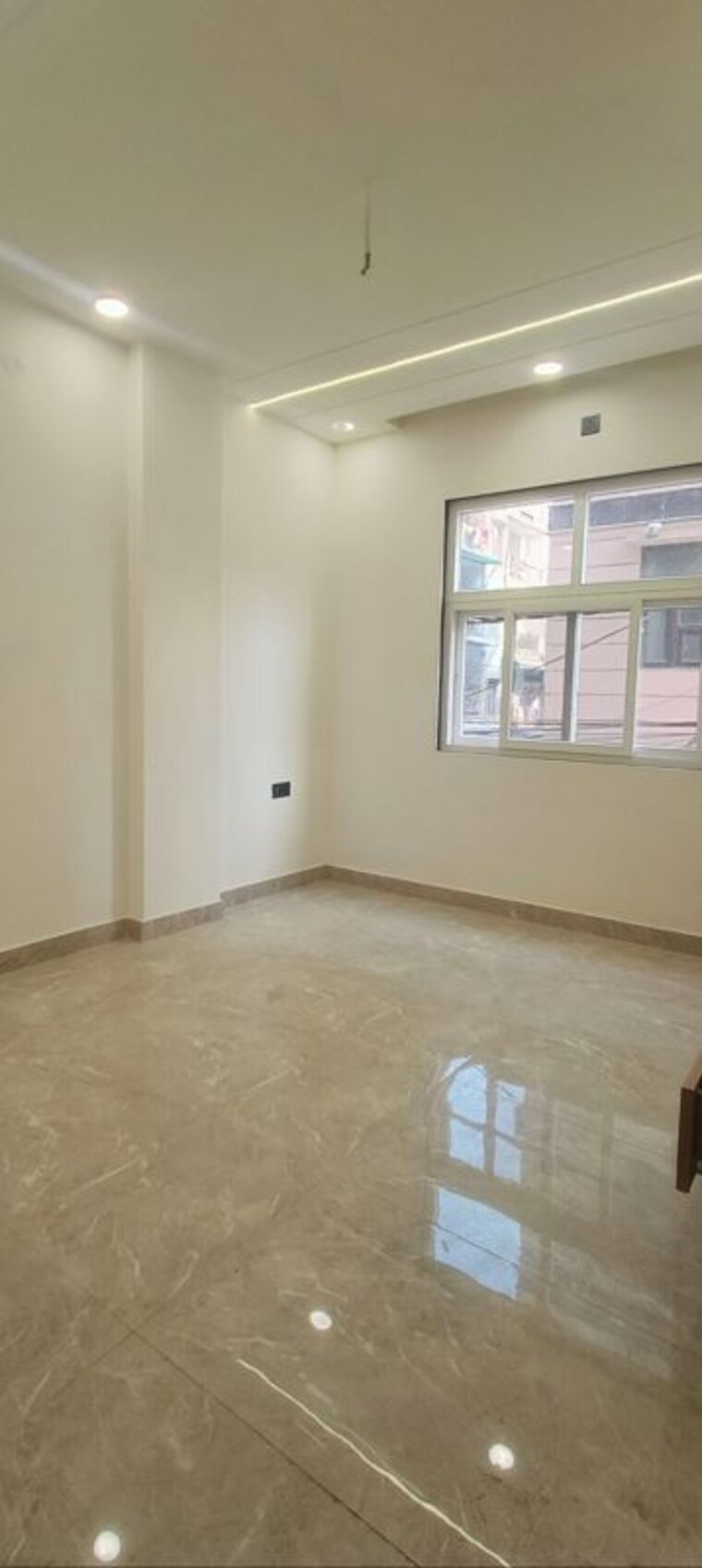 Room, rohini sector 24 3 Bedroom 1000 Sq.Ft. Builder Floor In Rohini Sector 24 Delhi 10644453