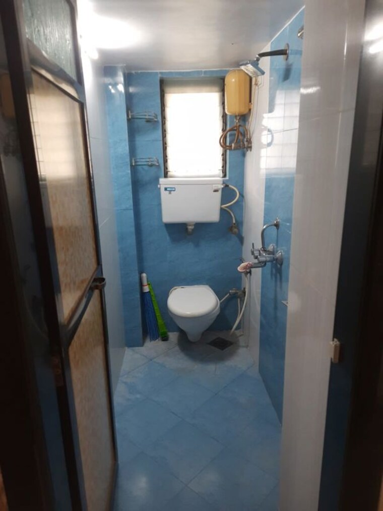 Bathroom, bhushan-park-view-chs 2 Bedroom 785 Sq.Ft. Apartment In Borivali West Mumbai 10644446