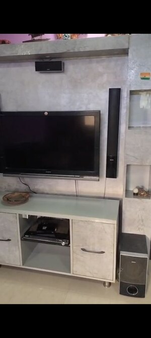 Furnished Amenities in 2 BHK Apartment at Kalina – for Rent