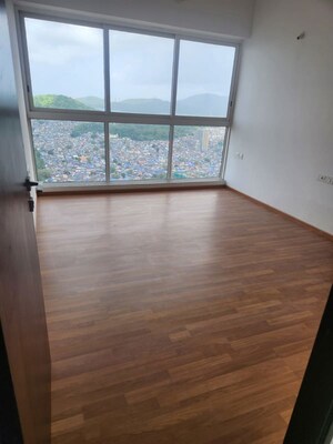 Room in 1 BHK Apartment at Siddha Sky, Sion – for Rent