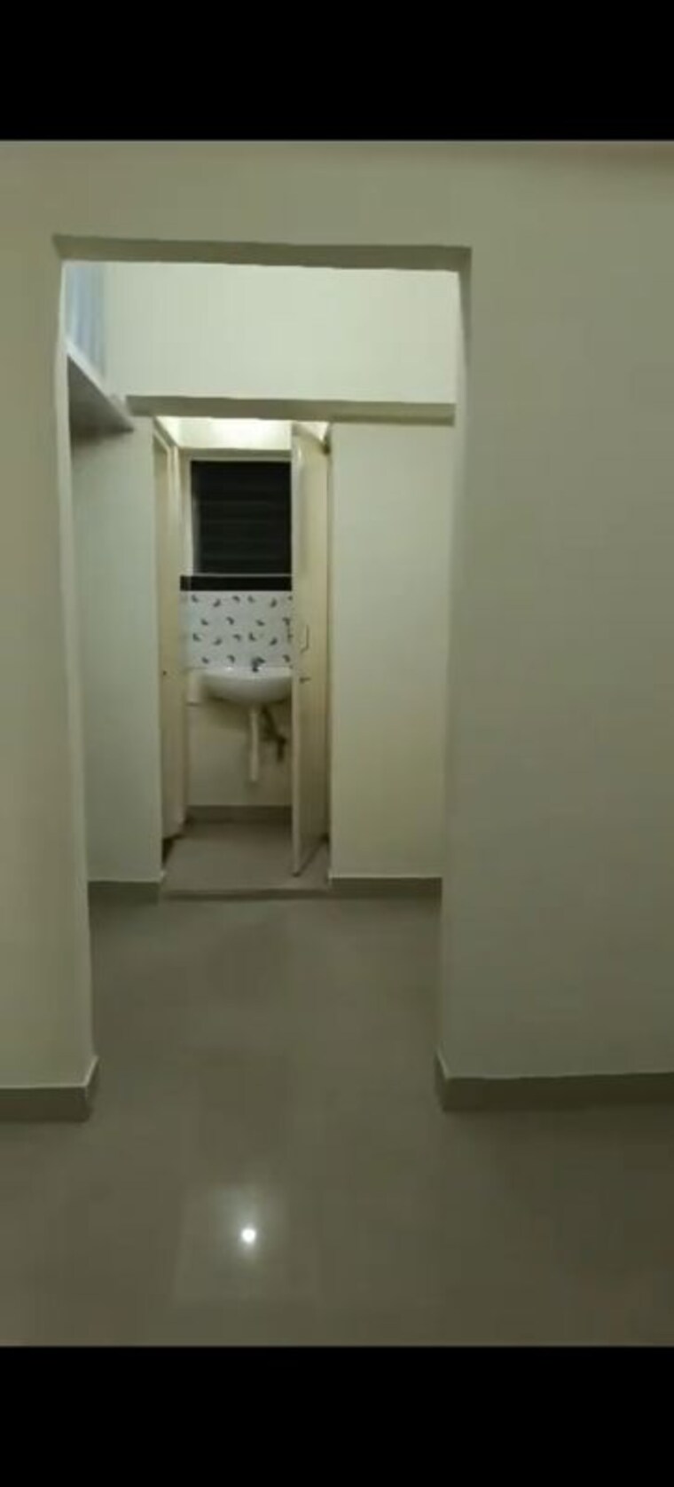 Bathroom, mhada-building-parel 1 Bedroom 250 Sq.Ft. Apartment In Parel Mumbai 10644452
