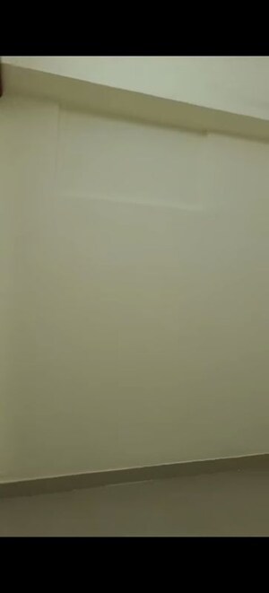 Room in 1 BHK Apartment at Mhada Building Parel, Parel – for Rent