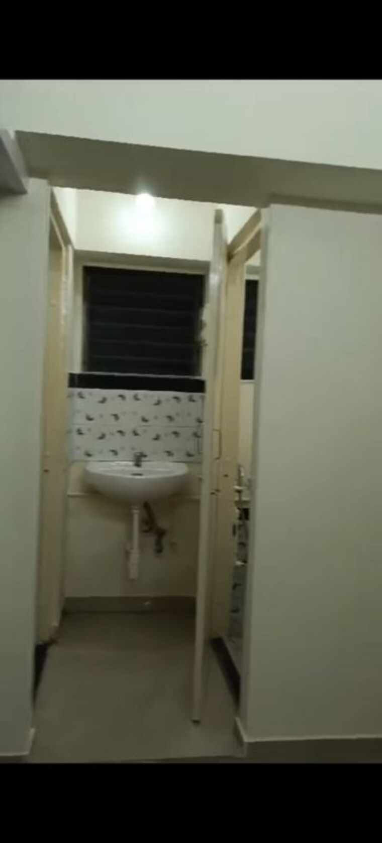 Bathroom, mhada-building-parel 1 Bedroom 250 Sq.Ft. Apartment In Parel Mumbai 10644452