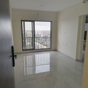 Room in 3 BHK Apartment at Marathon Monte South, Byculla West – for Rent