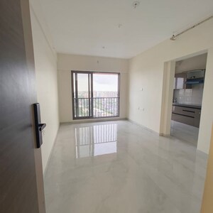 Room in 3 BHK Apartment at Marathon Monte South, Byculla West – for Rent