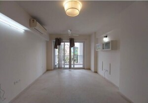 Room in 3 BHK Apartment at DLF The Skycourt, Sector 86 – for Sale