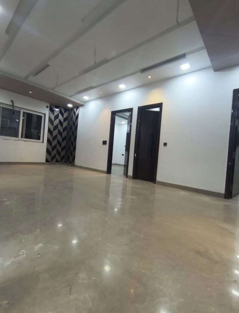 Room, rohini sector 24 4 Bedroom 1400 Sq.Ft. Builder Floor In Rohini Sector 24 Delhi 10644487