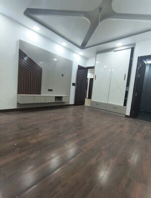 Room in 4 BHK Builder Floor at Rohini Sector 24 – for Sale