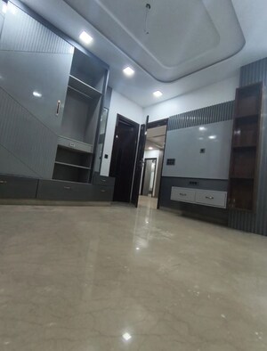 Room in 4 BHK Builder Floor at Rohini Sector 24 – for Sale