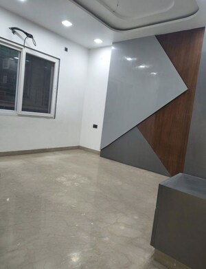 Room in 4 BHK Builder Floor at Rohini Sector 24 – for Sale