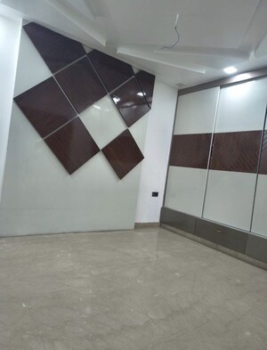 Room in 4 BHK Builder Floor at Rohini Sector 24 – for Sale
