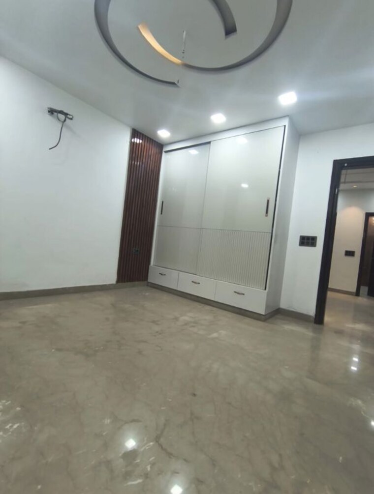 Room, rohini sector 24 4 Bedroom 1400 Sq.Ft. Builder Floor In Rohini Sector 24 Delhi 10644487