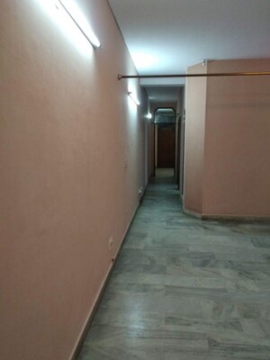 Room in 2 BHK Builder Floor at Lajpat Nagar – for Rent