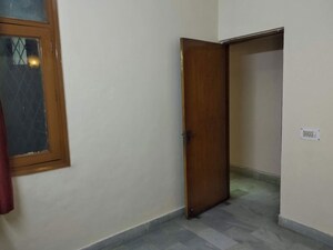 Room in 2 BHK Builder Floor at Lajpat Nagar – for Rent