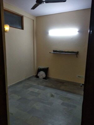 Room in 2 BHK Builder Floor at Lajpat Nagar – for Rent