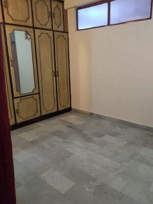 Room in 2 BHK Builder Floor at Lajpat Nagar – for Rent