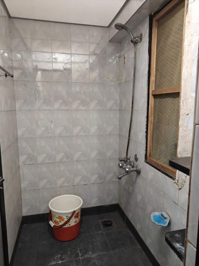 Bathroom, juhu 1 Bedroom 600 Sq.Ft. Apartment In Juhu Mumbai 10644511