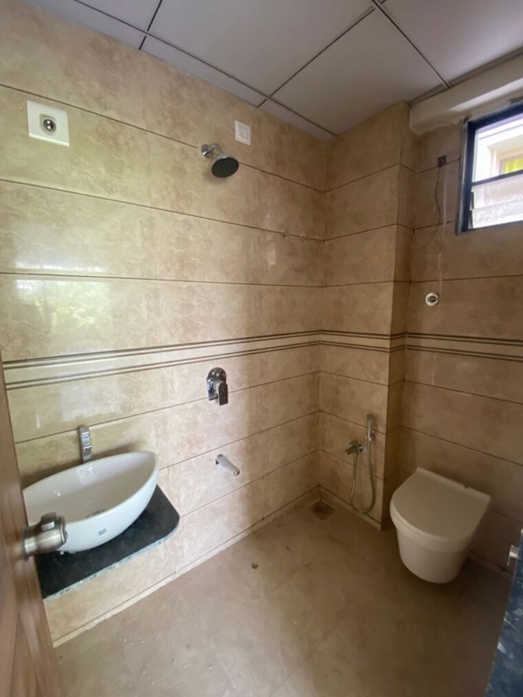 Bathroom, keshav nagar 3 Bedroom 205 Sq.Yd. Apartment In Keshav Nagar Ahmedabad 10644537
