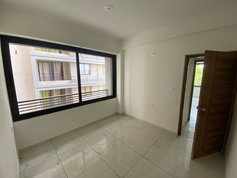 Room, keshav nagar 3 Bedroom 205 Sq.Yd. Apartment In Keshav Nagar Ahmedabad 10644537